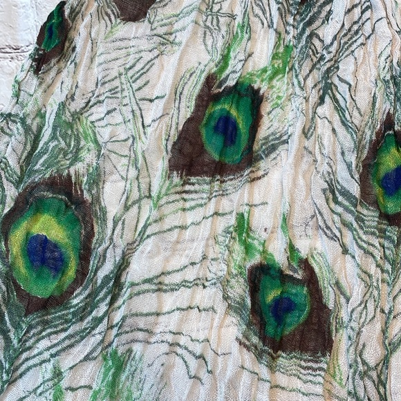 Delia’s Peacock Scarf - Picture 2 of 3